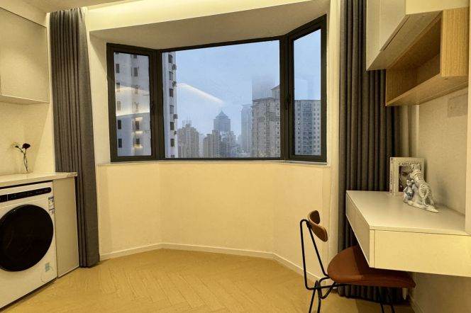 Spacious 1BR Apt +floor heating | West Nanjing rd metroL2&12&13 | Suzhou Creek