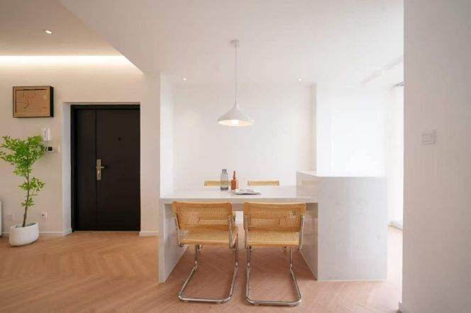 modern 3brs floor heating modern furniture near line 9 and Dulwich 20.5K