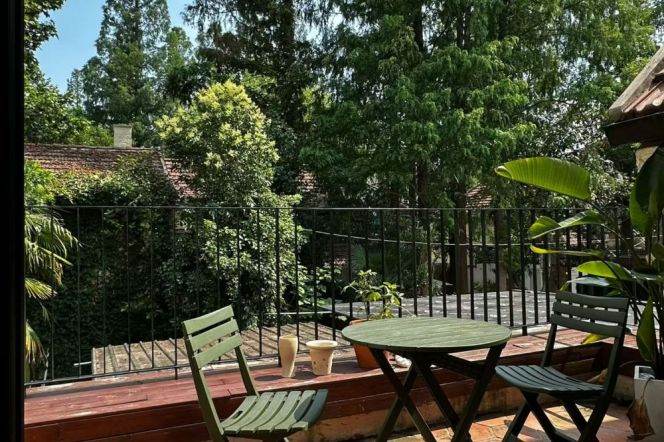 2 br lovely old house &high ceiling &wall heating &terrace 12K
