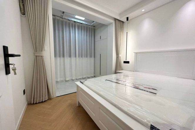 1br 1lr @L2/3/4 Zhongshan Park &L2/15 Loushanguan Road,price:6000rmb/monthly