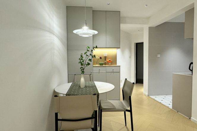 Spacious 1BR Apt +floor heating | West Nanjing rd metroL2&12&13 | Suzhou Creek