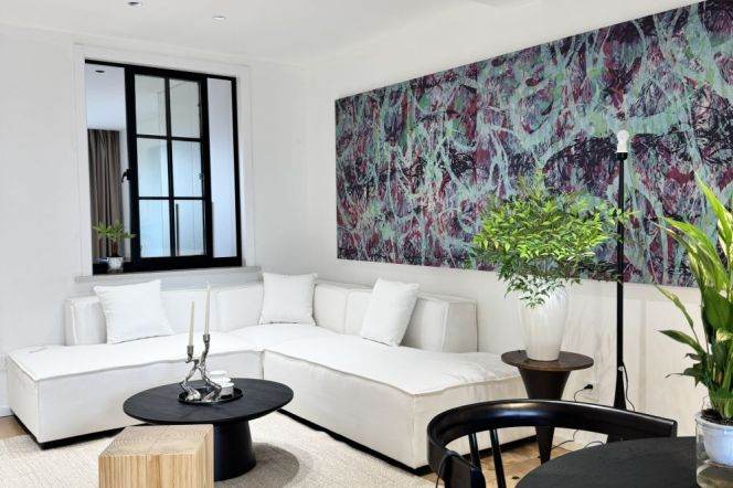 Highrise 2BR Apt +South | Hengshan rd L1 & SH Library L10 | Newly renovated