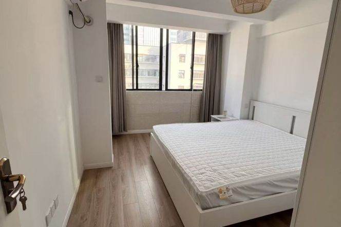 High rise bright spacious Apt floor heating@ line 2,12,13 West Nanjing Rd.