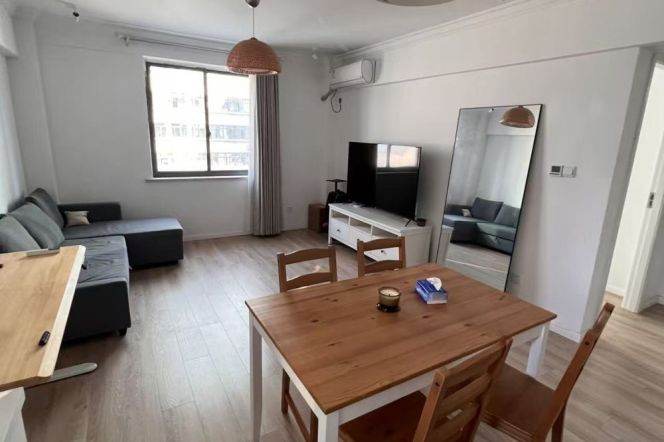 High rise bright spacious Apt floor heating@ line 2,12,13 West Nanjing Rd.