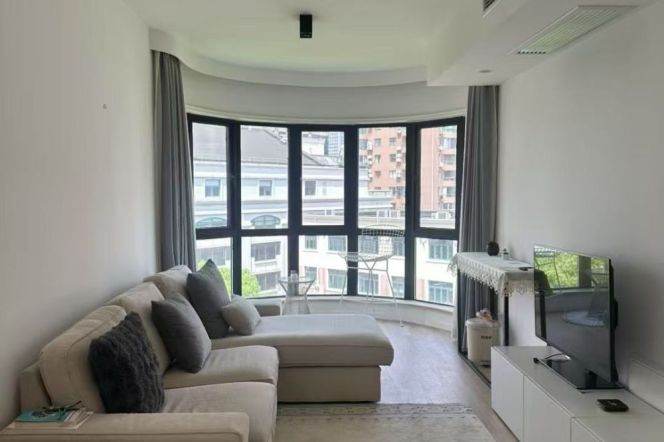 Grand Plaza 2 br Apt&floor heating &oven &parking 16K