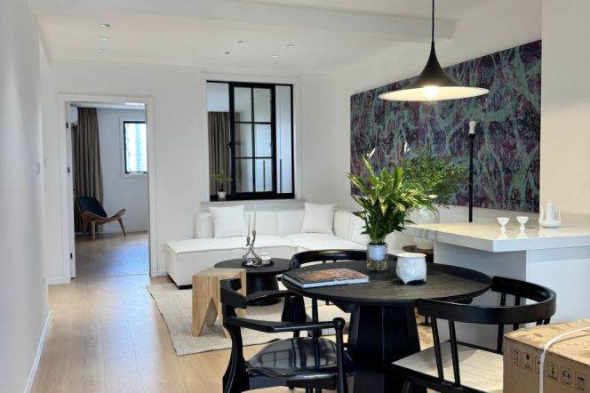 Highrise 2BR Apt +South | Hengshan rd L1 & SH Library L10 | Newly renovated