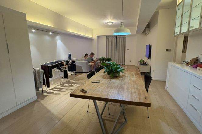 150m² 3BR 2BA Residence w/Heating+Balcony on S.Wulumuqi Rd