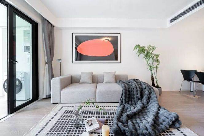 Modern 2Br w. Floor heating&big Balcony
