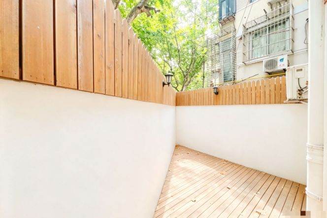 Nice yard 1Br/1Lr/1Bt apt nr Jiaotong university,M10/11