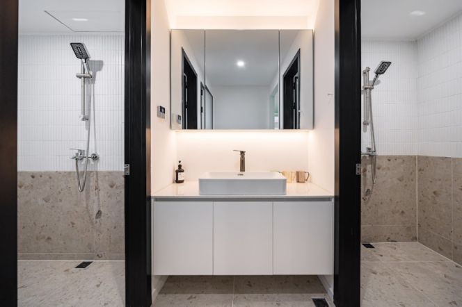Daily/Weekly Rent Available | 5 Bed 3 Bath in Jing'An