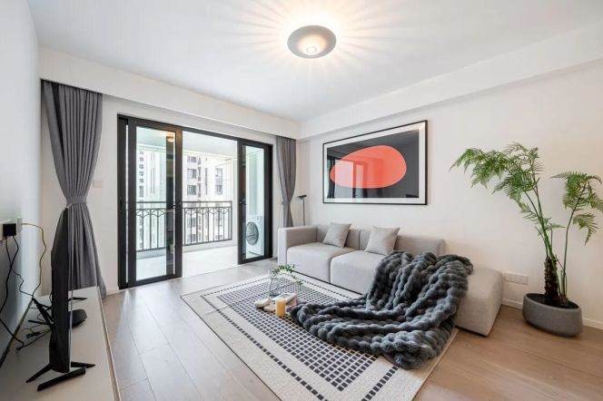Modern 2Br w. Floor heating&big Balcony