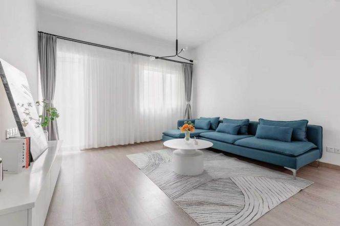 Spacious 1br with floor heating nr Jing'an Temple &Changshu rd 