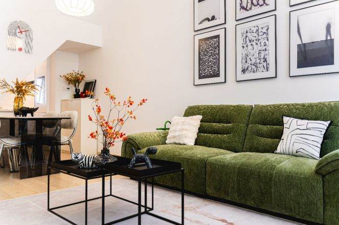 S. xiangyang/W. Jianguo rd whole lane house wall heat 3brs apt wt terrace;