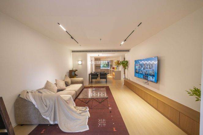 120 sqm 2 br stylish Apt &floor heating &oven/Suzhou creek 15.5K