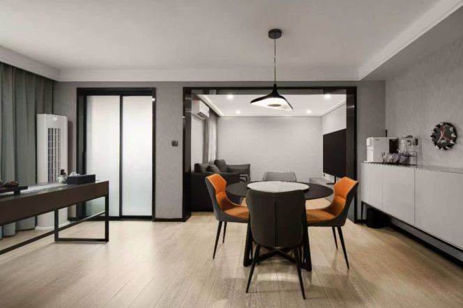 Gubei Hongmei rd 180 sqm 4 br Apt &floor heating &oven 16K