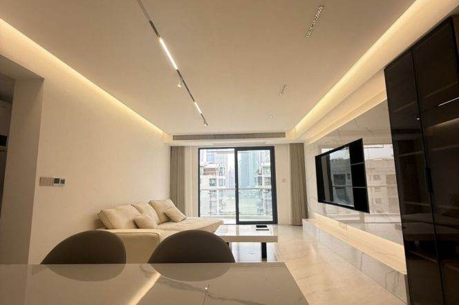 Spacious 1br with balcony @North Bund &River view   