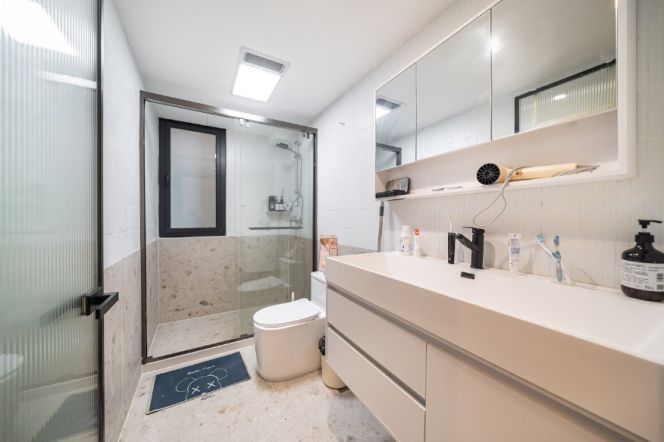 Daily/Weekly Rent Available | 6 Bed 3 Bath in Jing'An