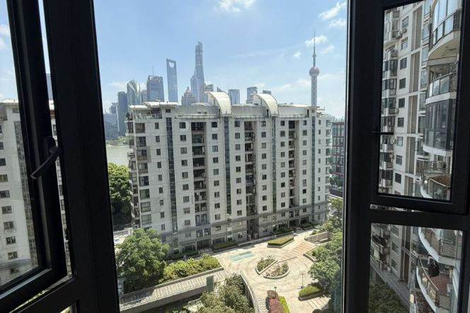 Spacious 1br with balcony @North Bund &River view   