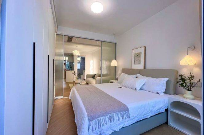 Nice yard+modern 1br 1lr/central AC/oven/Nice deco&location,Jiangsu rd@L11/2
