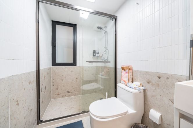 Daily/Weekly Rent Available | 6 Bed 3 Bath in Jing'An
