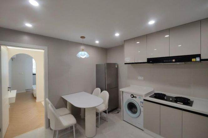 jiangsu rd modern 2BR/living room@L2/11 