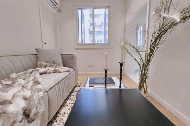 Jiaotong uni/elevator 1br 1lr/big living room/all bright room,@L10/11