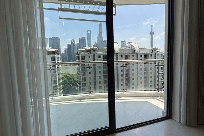 Spacious 1br with balcony @North Bund &River view   