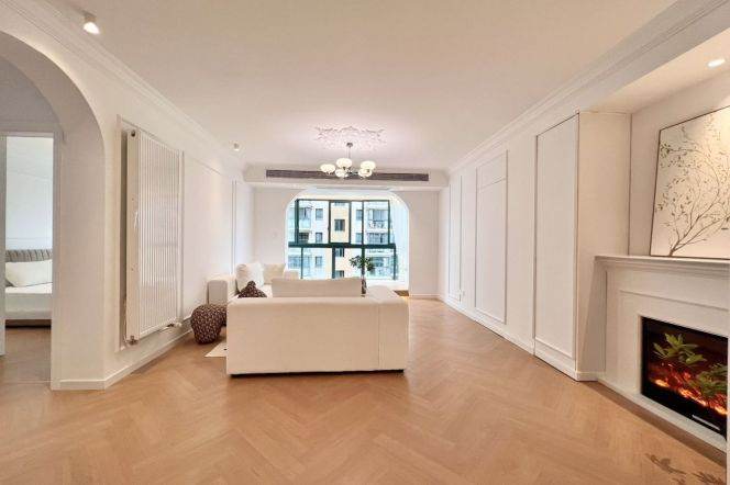 Nice compound/spacious 3br 2lr/elevator/brand furniture,Changfeng Park@L15