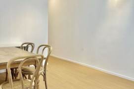 nice room near West Nanjing rd, very clean, with international roommates, close to TJU