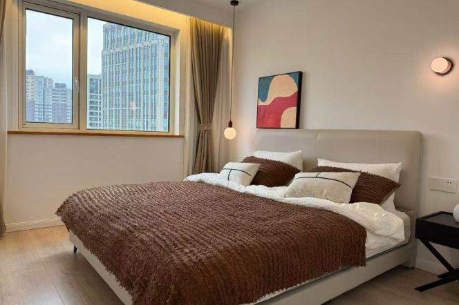 Jing’an temple charming & spacious 2br good compound with 15k