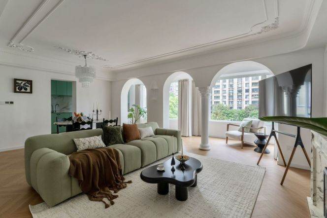 French Style 3-Bed& Flat with Wide Open Living Room & Green View 