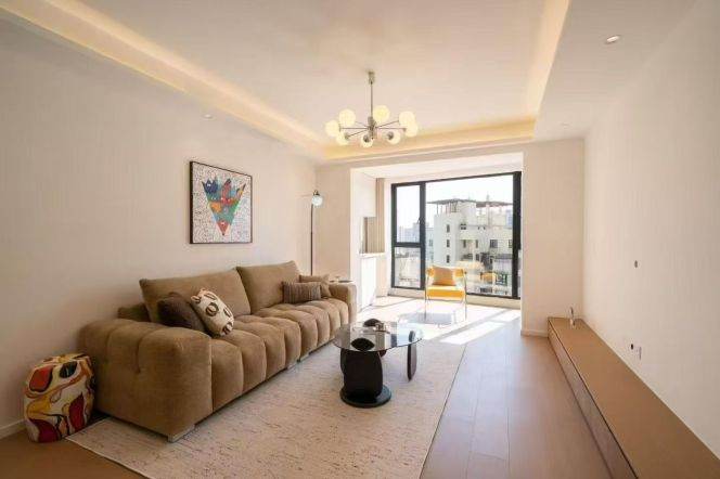 Xujiahui spacious & charming 2br nice compound with 19k