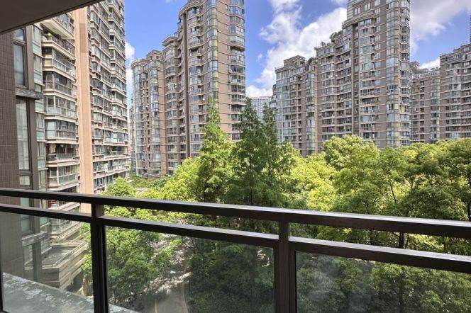 2 Brs, 2 Baths, Open Balcony/Central ac/Wall heating, 120 sqm @ Wuning metro L13