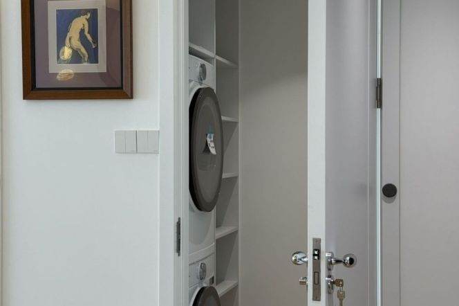 brand new 2brs brand new furniture modern furniture in Xujiahui line 1,9,11 asking  25.3K