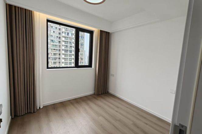 Lovely 3Brs & 2Btrs elevator Apt+Heating+central AC+Dishwasher@Jiangsu Rd