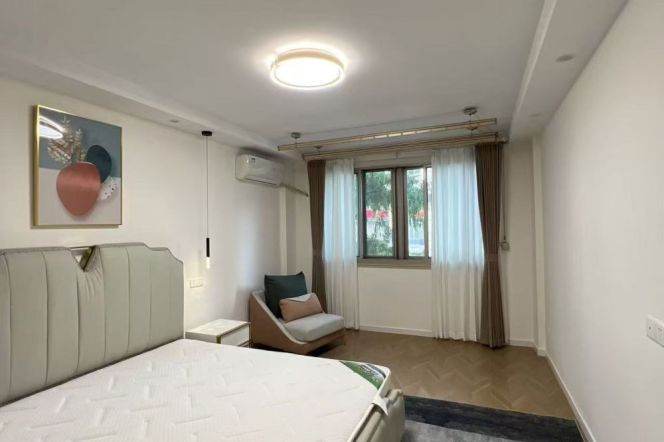 Jiaotong university spacious & nice 1br with 11.5k