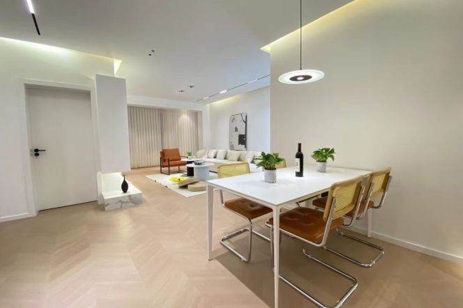 Jiangning station spacious & stunning 2br good compound with 16k