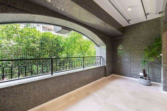    Comprehensive 2-Bedroom Apartment &  Jing'an& west Nanjing rd 