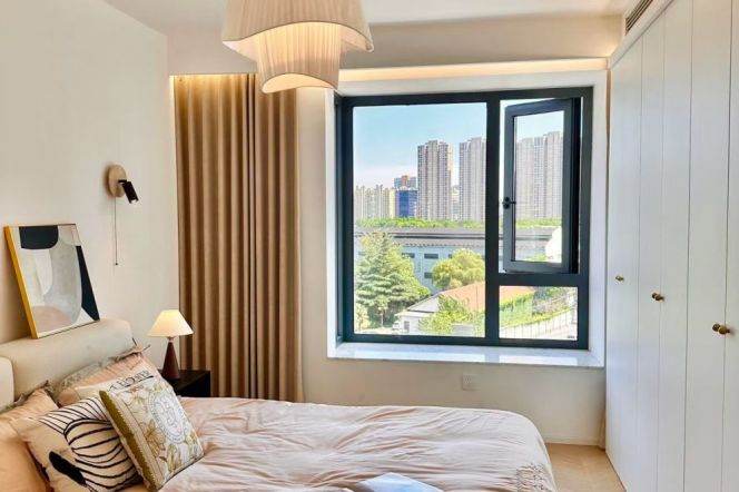 3 Brs, 2 Baths, Floor heating/Central ac/Oven/Dish washer, 150 sqm @ Songyuan metro L10