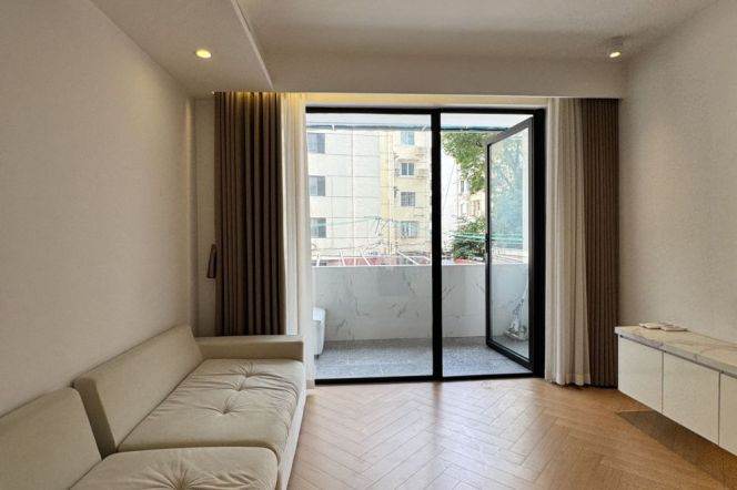 Cozy & Modern 1+1BR +Open balcony | Zhongshan Park Metro L2/3/4 | Bright 