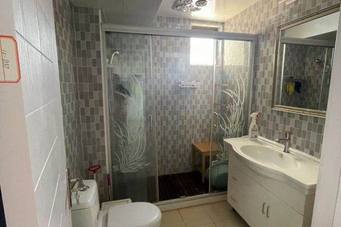 Xuhui 2 br 100 sqm cozy Apt &balcony only 11.5K