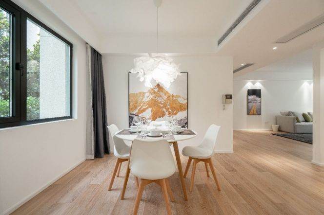  Scenic 3-Bedroom Apartment La Cité, Green Views Overlooking Xujiahui