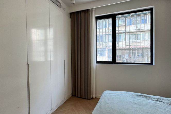 Cozy & Modern 1+1BR +Open balcony | Zhongshan Park Metro L2/3/4 | Bright 