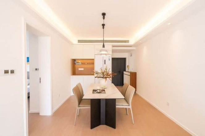 Xujiahui spacious & charming 2br nice compound with 19k