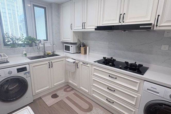2 Brs, 1 Living room, Floor heating/Central ac, 120 sqm @ West Nanjing metro L2,12&13