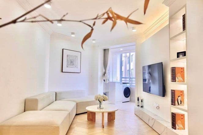 2BR Elevator Flat | North Caoxi Rd | 2 mins to Line1/9/11 Xujiahui