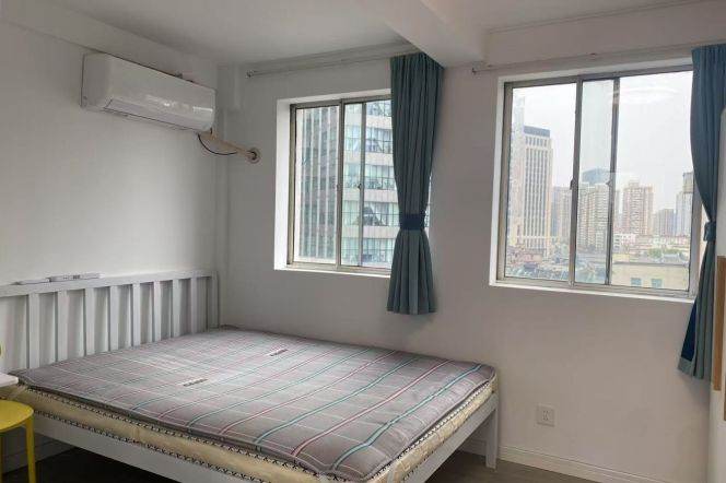 1Studio near line 10 N.Si'chuan Rd and Tong'ji Uni can long and short term lease