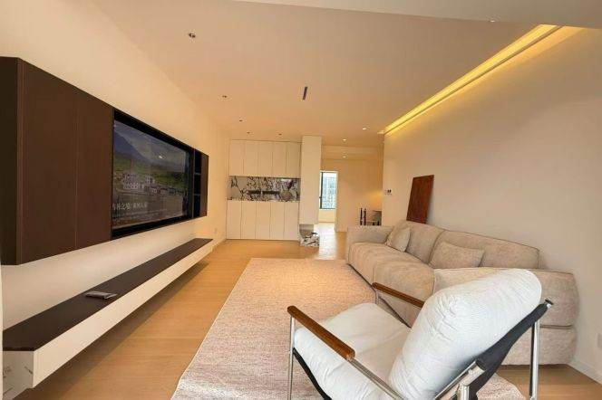 2 Brs, 1 Living room, Floor heating/Central ac/Oven, 100 sqm @ Wuzhong metro L15