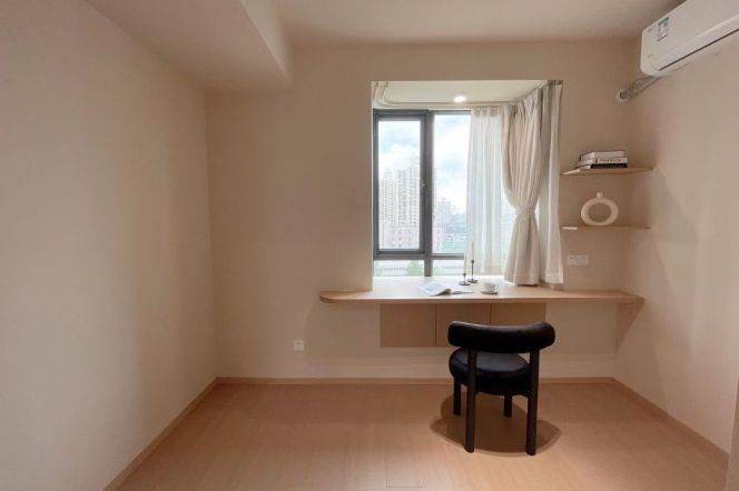3 Brs, 2 Baths, Floor heating/Central ac/Oven/Dish washer, 140 sqm @ Zhenping metro L3,4&7