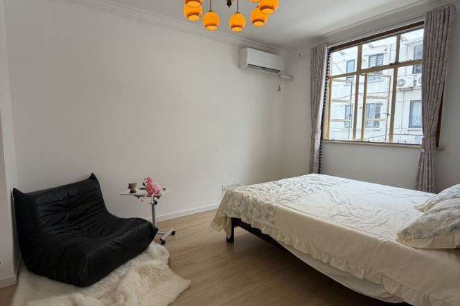 jiaotong university station one bedroom